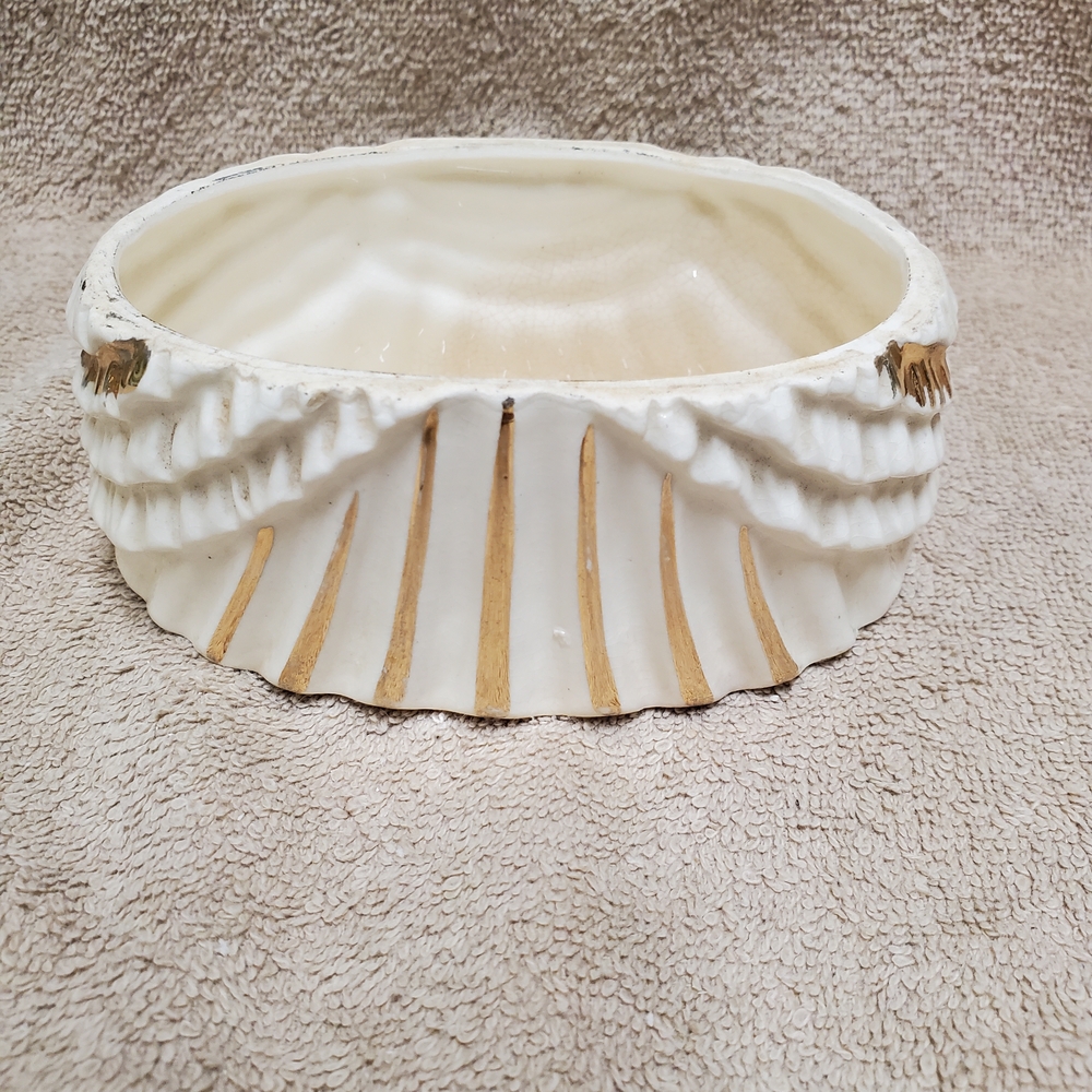 Elegant White and Gold Ceramic Bowl